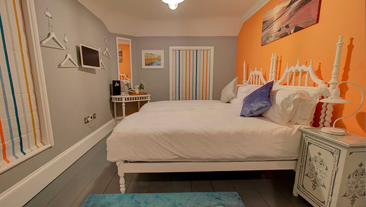 Beach style bedroom in Broadstairs bed and breakfast
